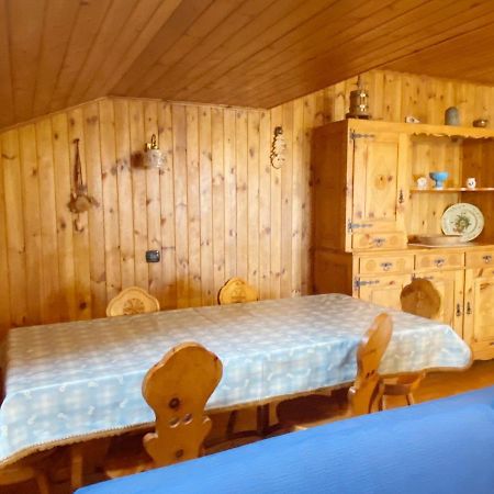 La Rondine - Appartamento Panoramico 6 Posti Letto In Villetta Champoluc Kültér fotó