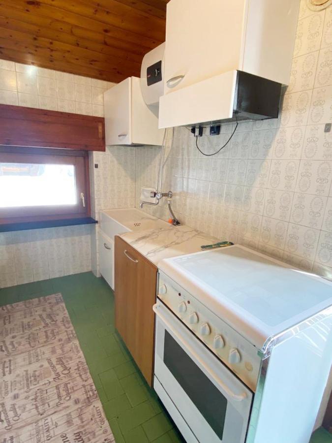 La Rondine - Appartamento Panoramico 6 Posti Letto In Villetta Champoluc Kültér fotó