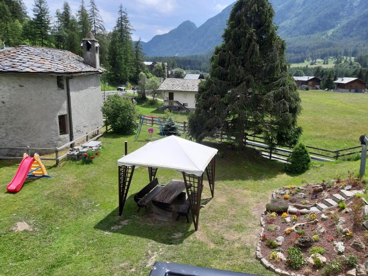 La Rondine - Appartamento Panoramico 6 Posti Letto In Villetta Champoluc Kültér fotó