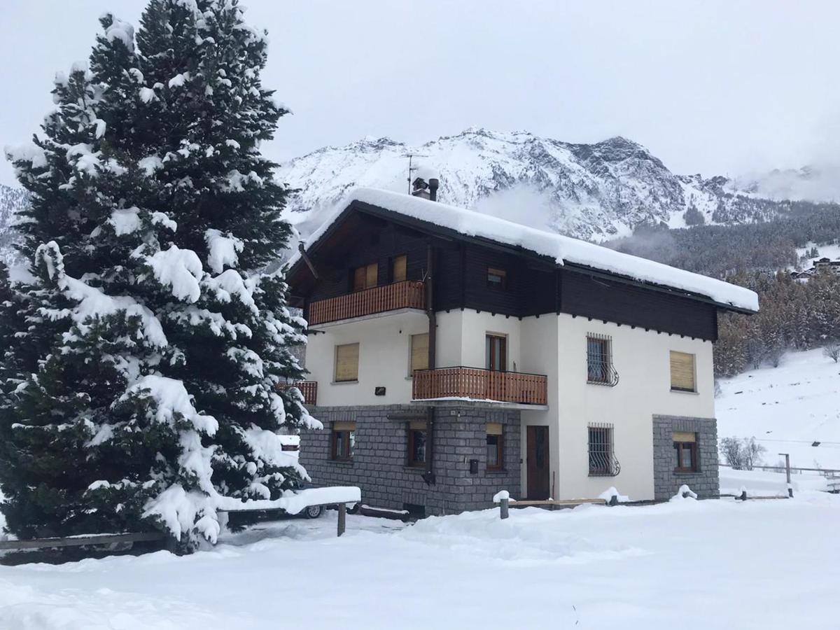 La Rondine - Appartamento Panoramico 6 Posti Letto In Villetta Champoluc Kültér fotó