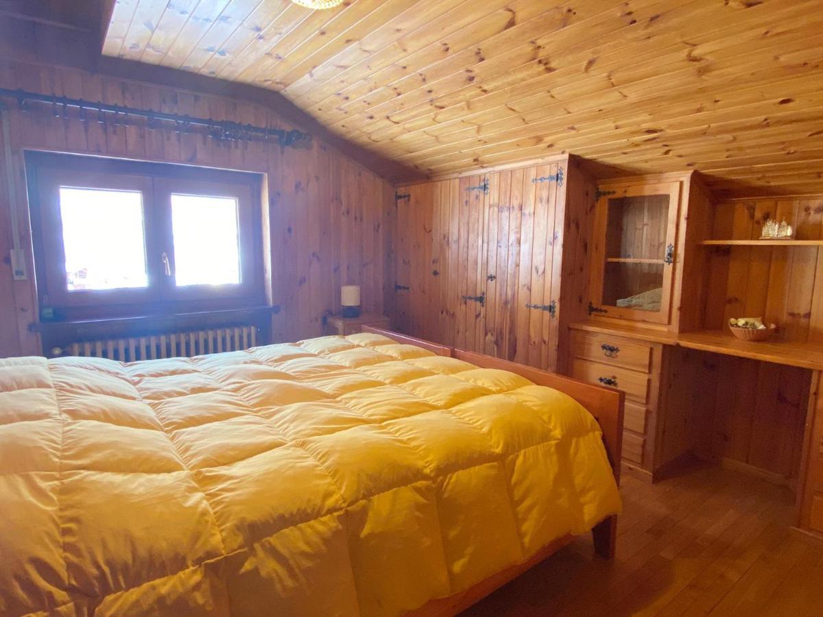 La Rondine - Appartamento Panoramico 6 Posti Letto In Villetta Champoluc Kültér fotó