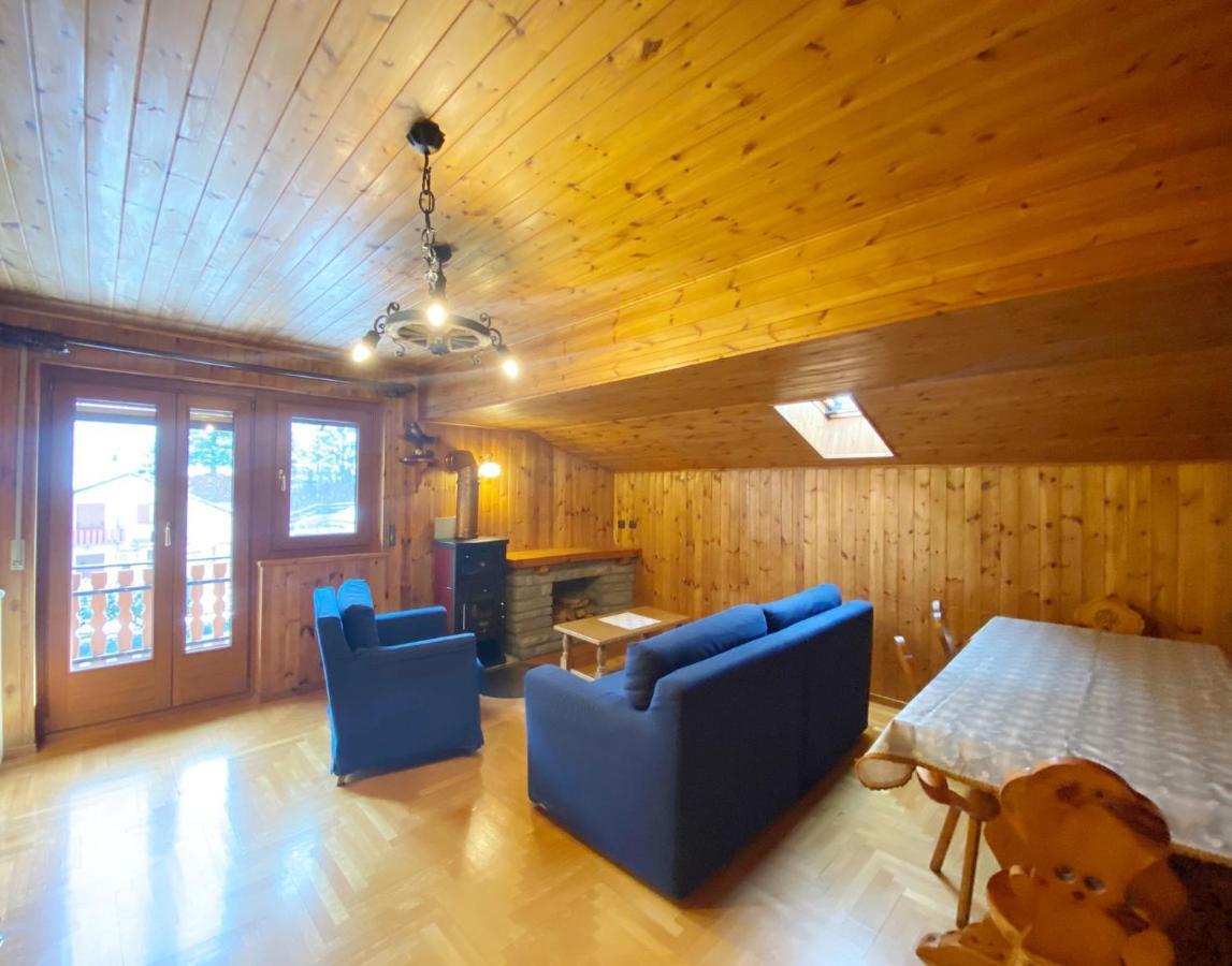 La Rondine - Appartamento Panoramico 6 Posti Letto In Villetta Champoluc Kültér fotó